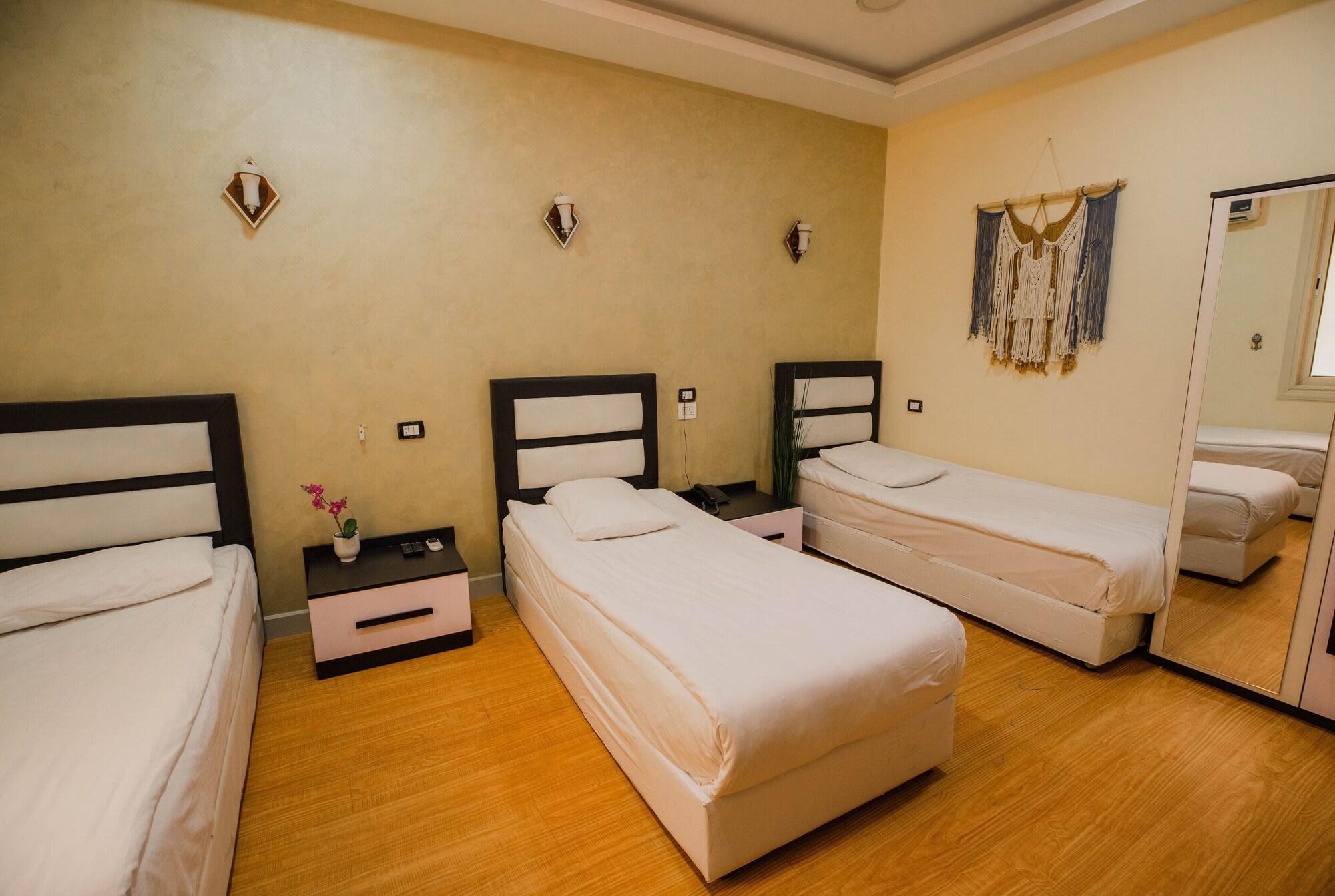Capital Hotel Kairo Bagian luar foto