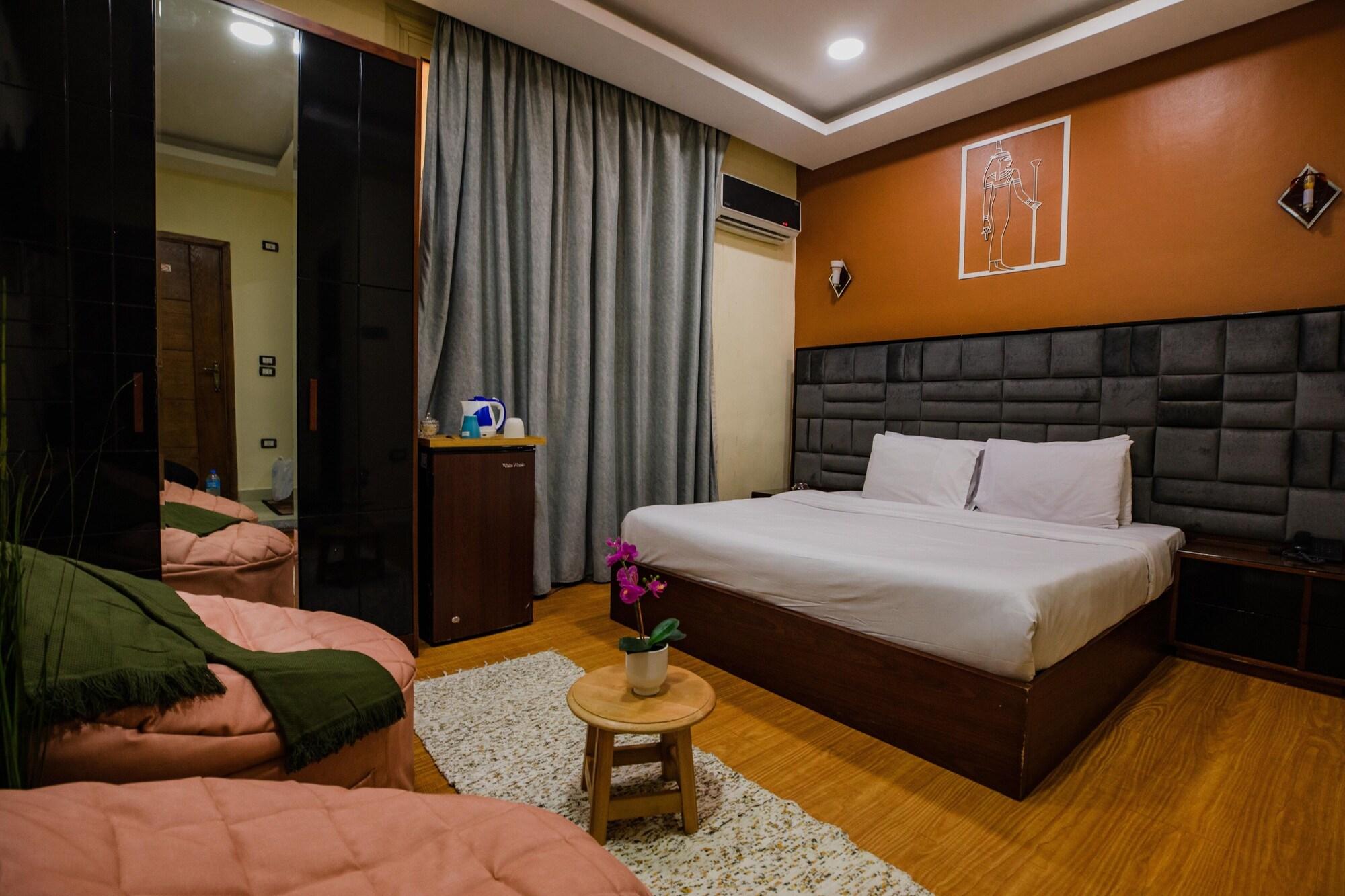 Capital Hotel Kairo Bagian luar foto